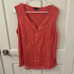 Sleeveless top with embroidery